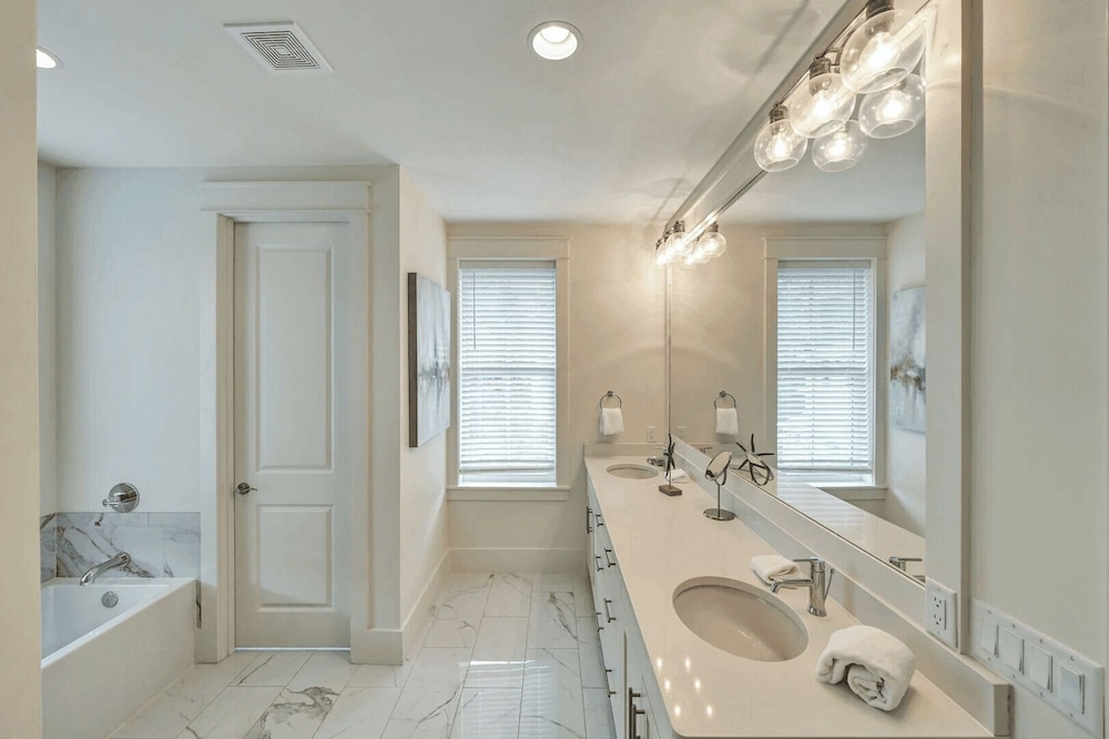 Tranquil Tides by Avantstay Seacrest Pool Access + Bikes