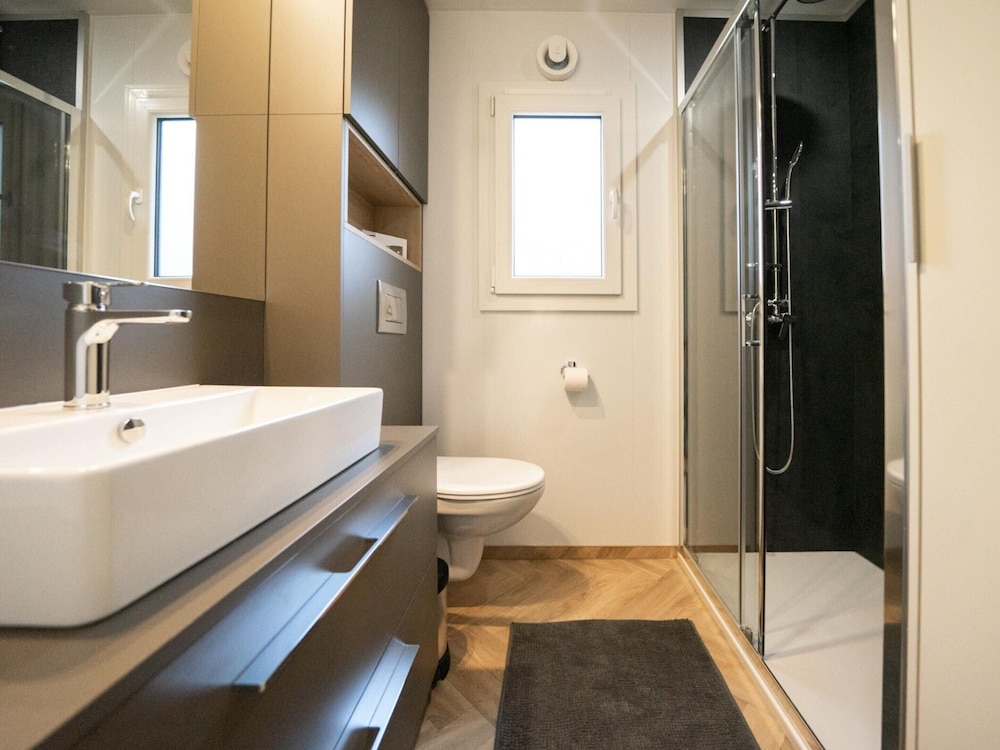 Nice Chalet With Dishwasher 16 km From Maastricht