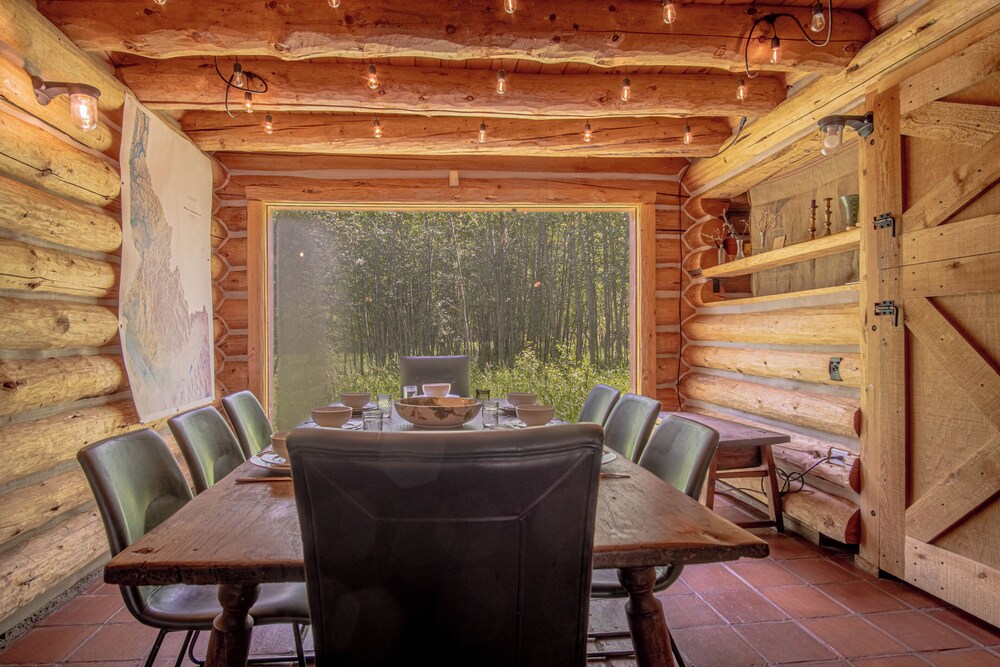 The Barn on Warm Springs Creek - 9 Riverfront Acres