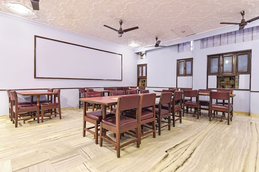 Fabhotel Jai Mangal Palace