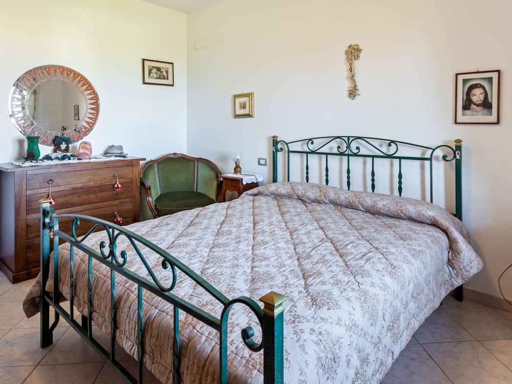 Belvilla by OYO Villa Pitti view 3