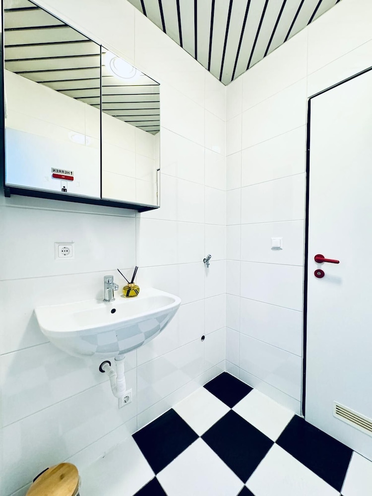 Luxury 7 Bedroom Apartment Sleeps 16