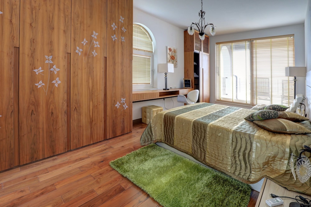 Lighthouse Luxe Estate Apart & Villas