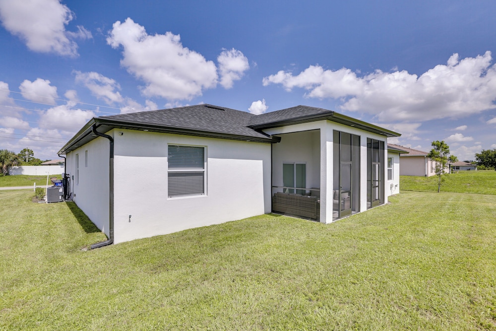 Lehigh Acres Family Getaway w/ Lanai + Golf Nearby
