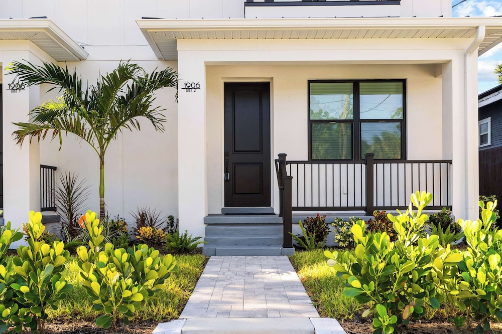 New Build in Old West 3 Bed, 2 Bath Family Rental