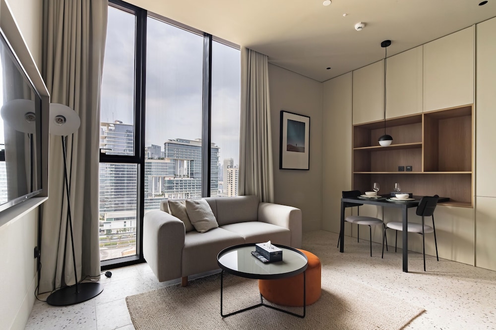 SIMPLY COMFORT Upside Living Business Bay Stunning Panoramic Burj Cityline Views