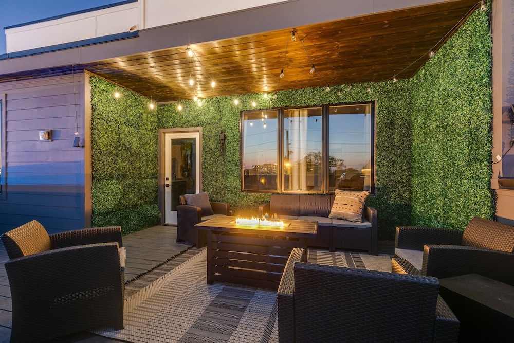 Downtown Dolly - Heart of Gulch - Rooftop Hot Tub