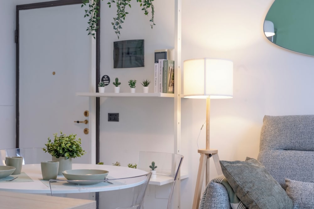 Tosi lovely Flat
