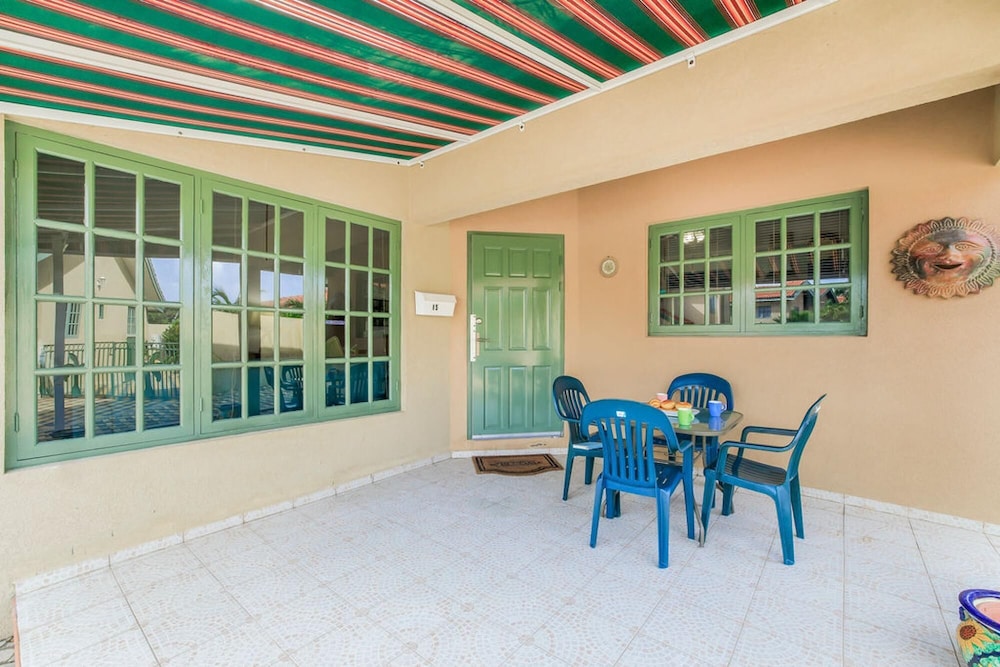 Tranquil 2BR 2BA in Gated Community Great Location