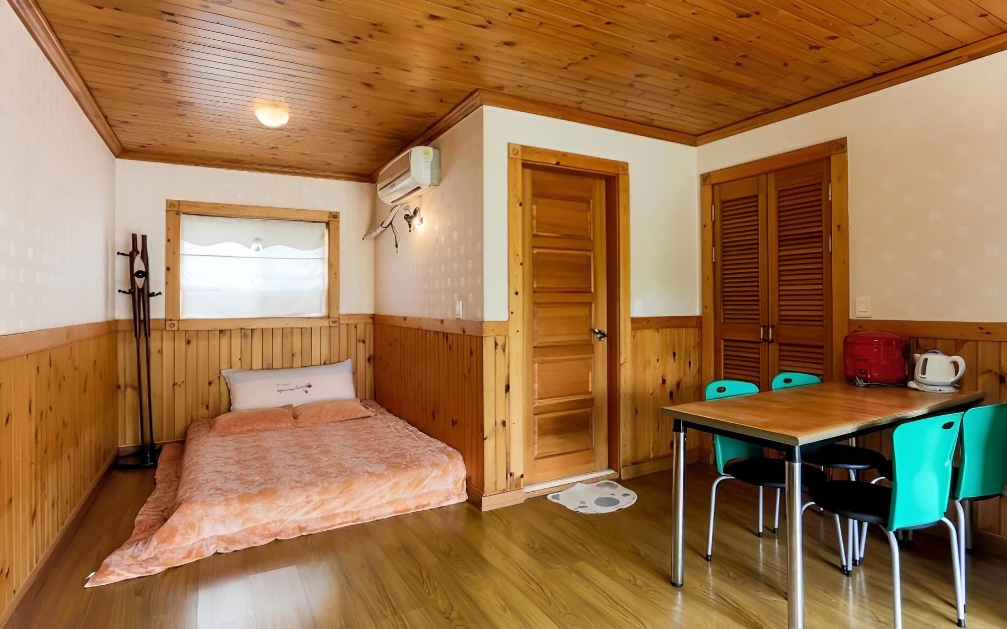 Gongju Jakeun Shimteo Pension view 5