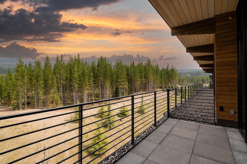 Big Sky Lake Lodge