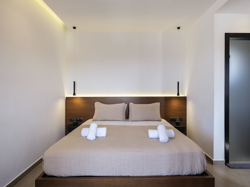 Evi Suites & Villas