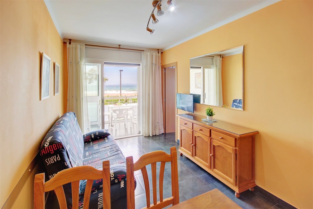 Apartment in Roses by Sta Margarita Beach