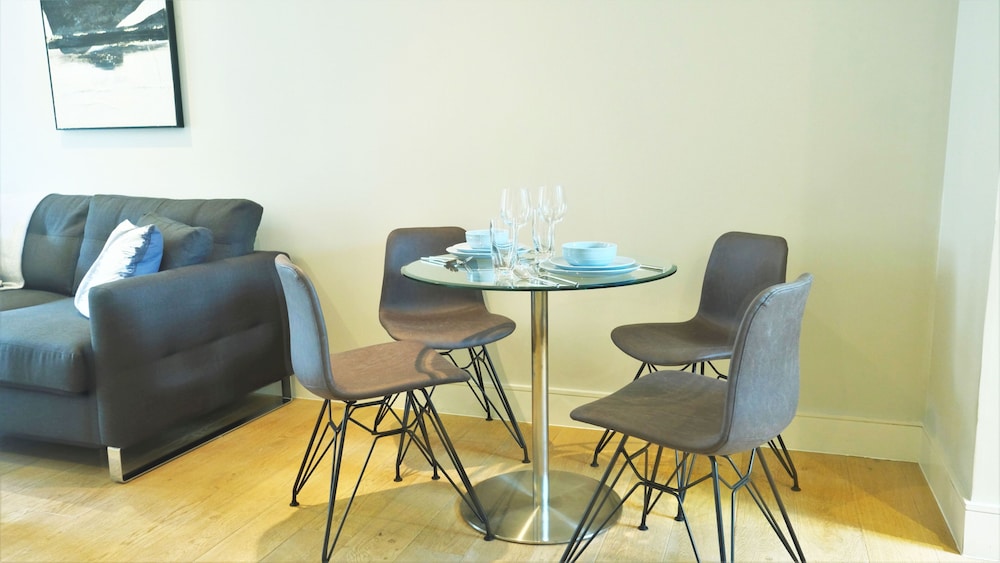 Accomodo London Southbank - Spacious & Elegant Apartments near Big Ben & London Eye