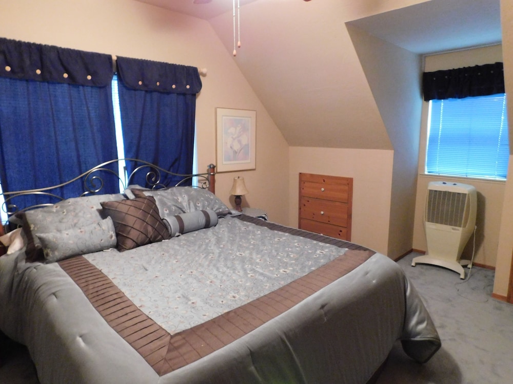 The Cold Fisherman 297 4 Bedroom Cabin by Redawning view 2