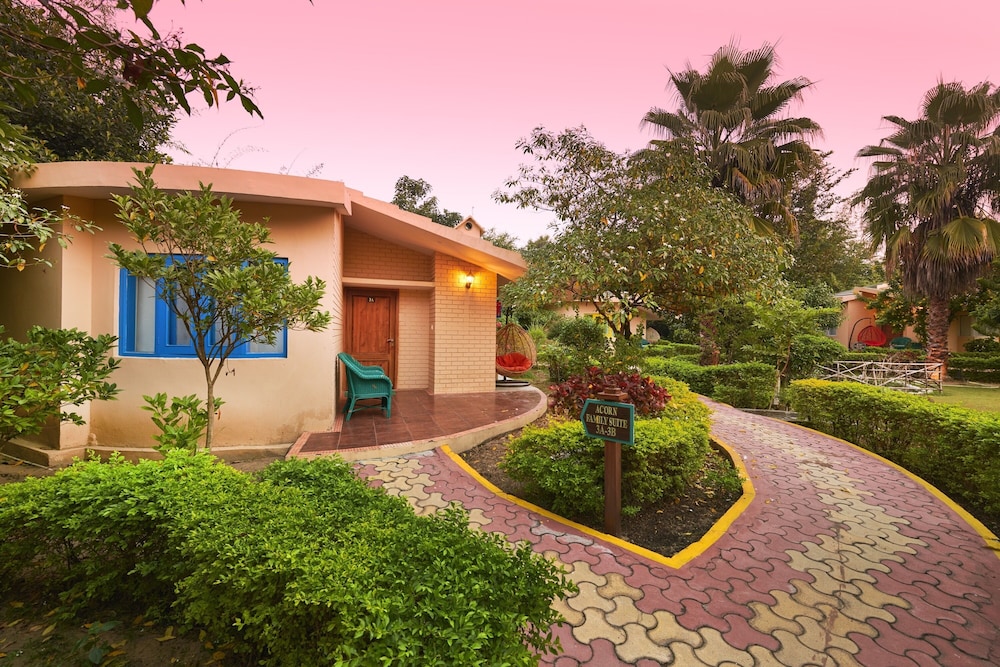 Aacorn Hideaway Resort & Spa