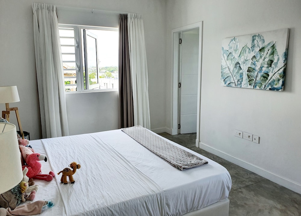 Luxury beachfront villa with private pool and cozy Pavillon with private jacuzzi on rooftop terrace view 4