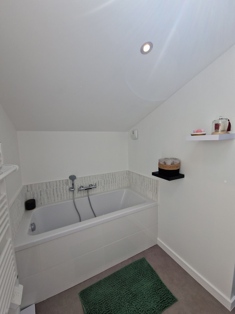 Chic & Central - Your Retreat in Le Mans