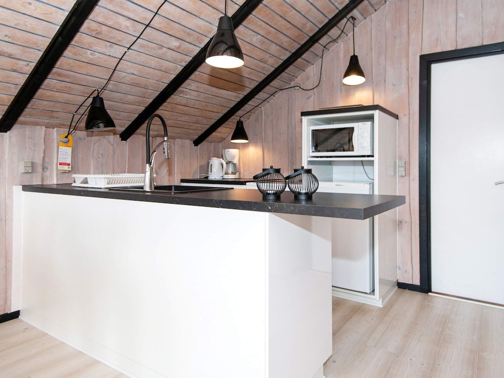 Cozy Dune Cottage Retreat-by Traum view 3