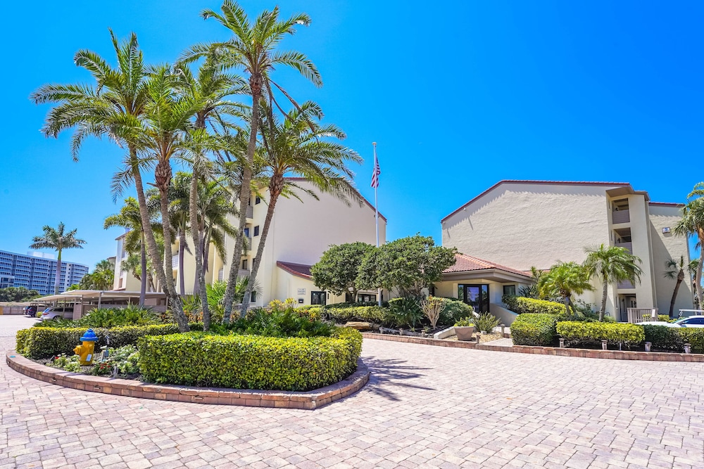 Stay Siesta Dunes, Accommodation 300; by Beachside Management view 5