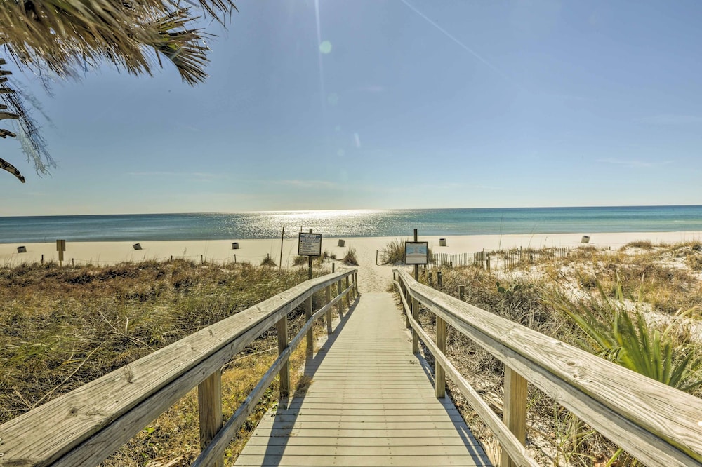 Resort-style PCB Townhome: Beach Access & Pools!