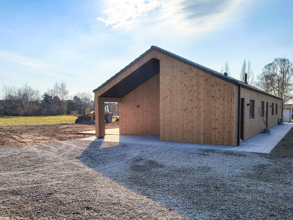 5 Star Holiday Home in Humble