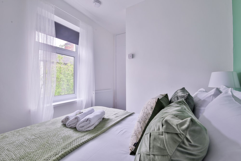 Urban Central 2 Bed House view 2