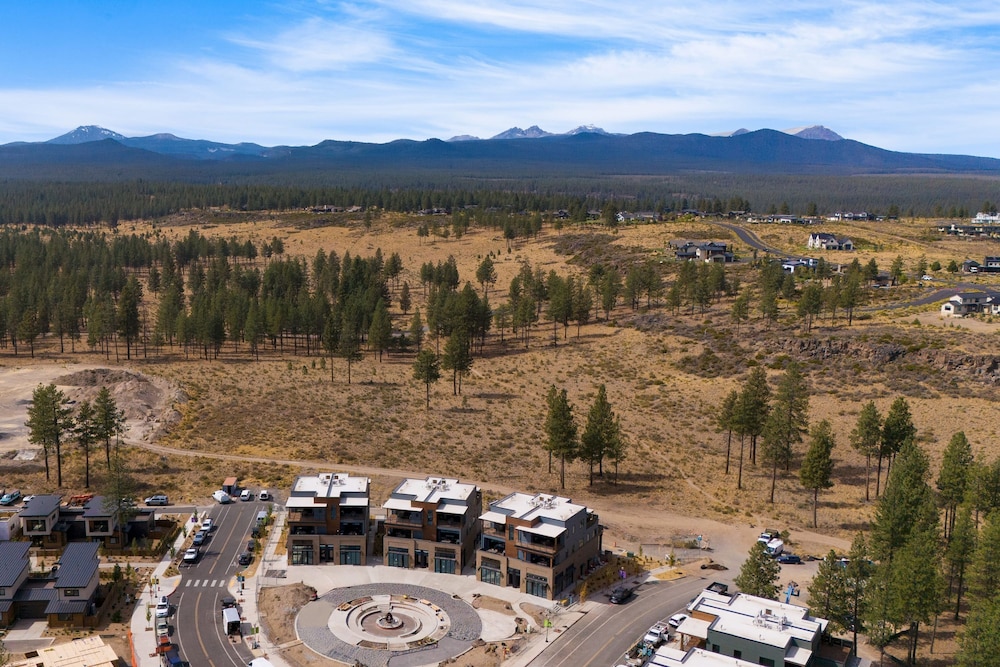 1216 Skyline Ranch 200 Downtown Location Private Hot Tub Mins to Old Bend