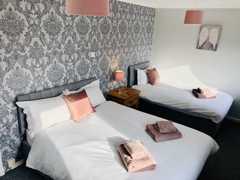 Ideal Road Trip Dunfermline Home - Free Parking