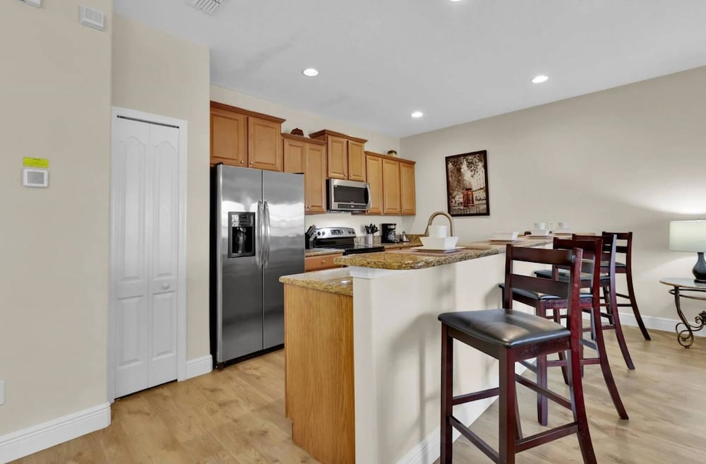 Amazing 4 Bedrooms 3 Bath Sleeps 10