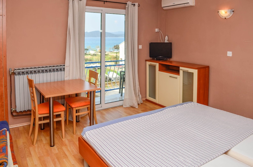 Studio Apartments Lulak view 4