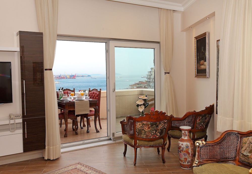 Lir Residence Suites - Image 7