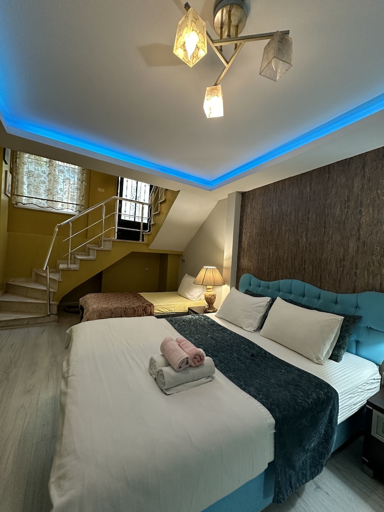 Green Bird Süit - Image 37