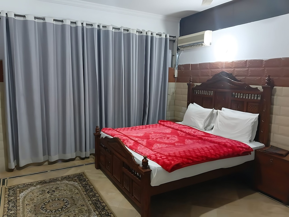 Sapphire Lodge
