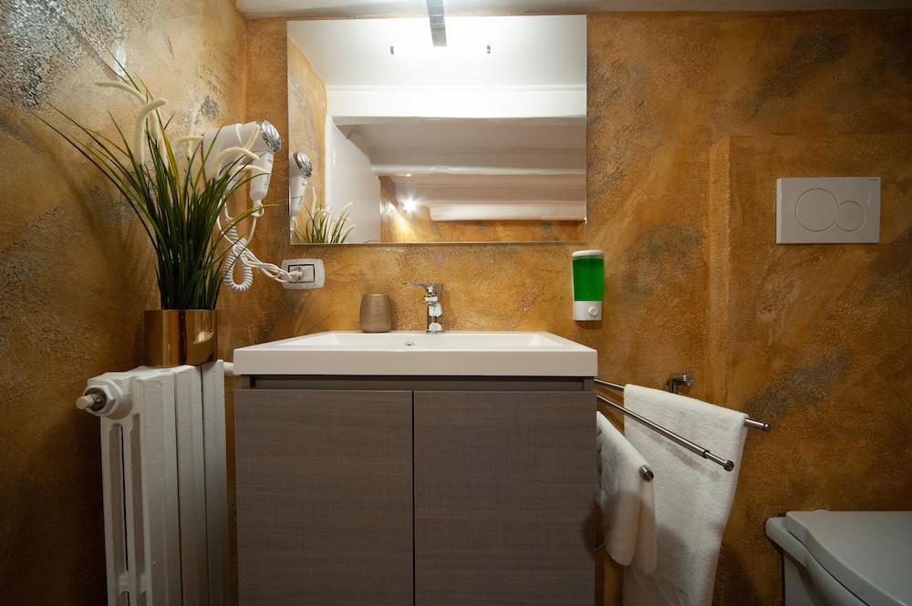 StarHome NAVONA
