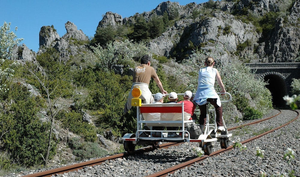 Photo 33