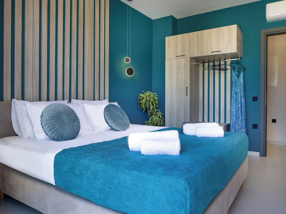 PanStel Luxury Villas - pools & jacuzzi