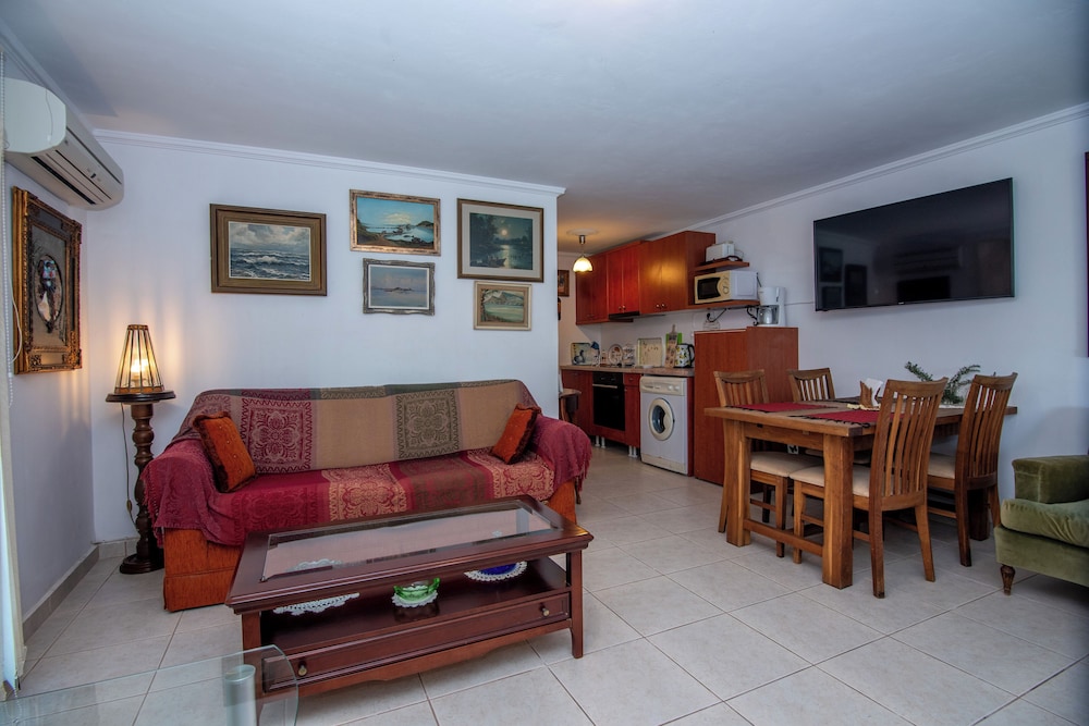 Gigi Star Tatiana Luxury Apartment