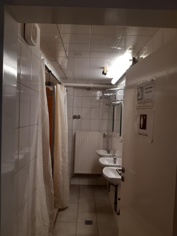 2-Rent Group Hostel Rooms&Apartments EVE168