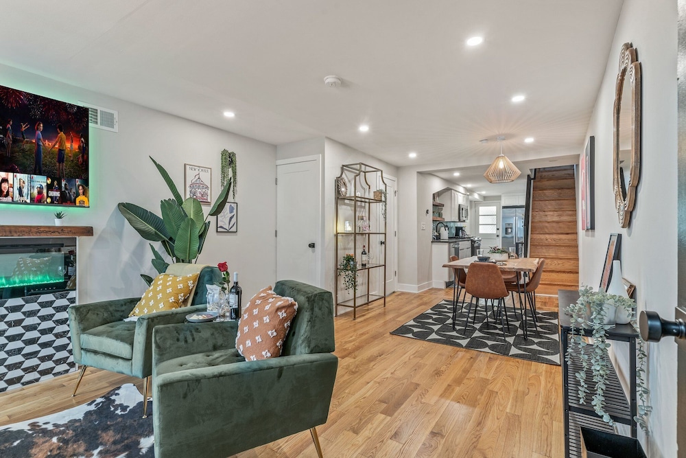 Stylish 3-Bedroom Home in Philly - Property Image 21
