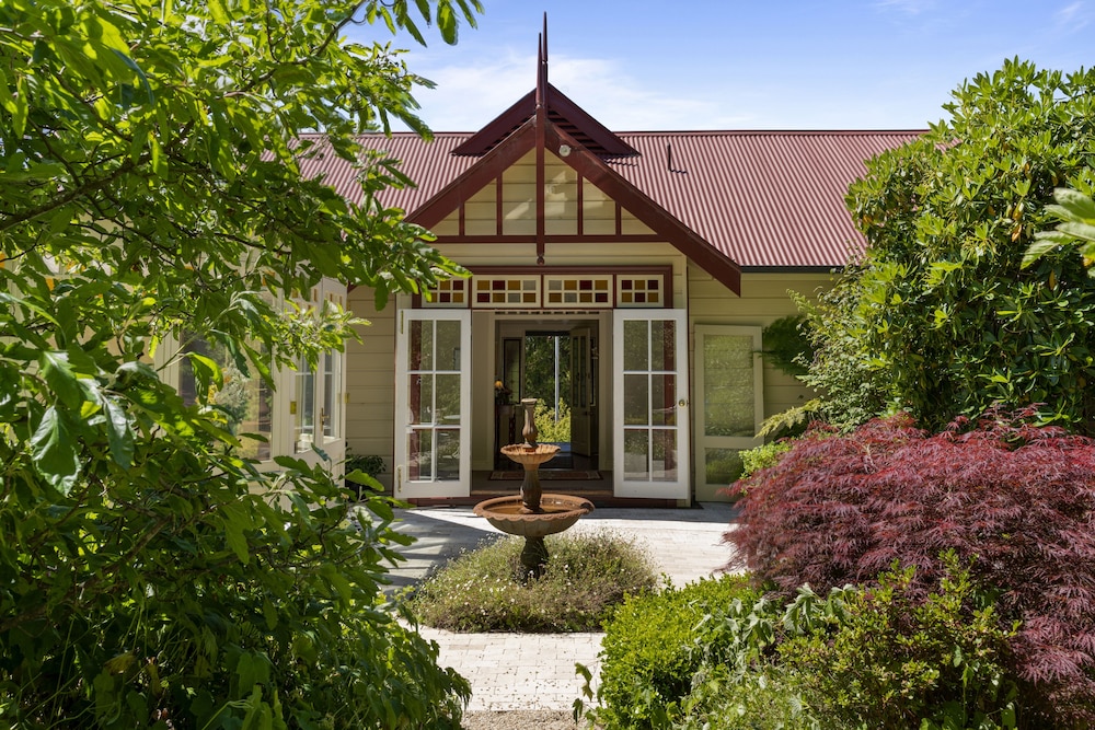 Hotel Bethany Manor Bed & Breakfast - Image 1