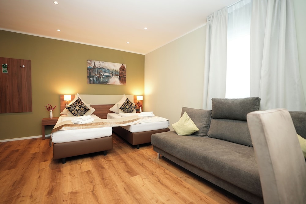 Frankfurt Vacations - Hotel Attache - Property Image 166