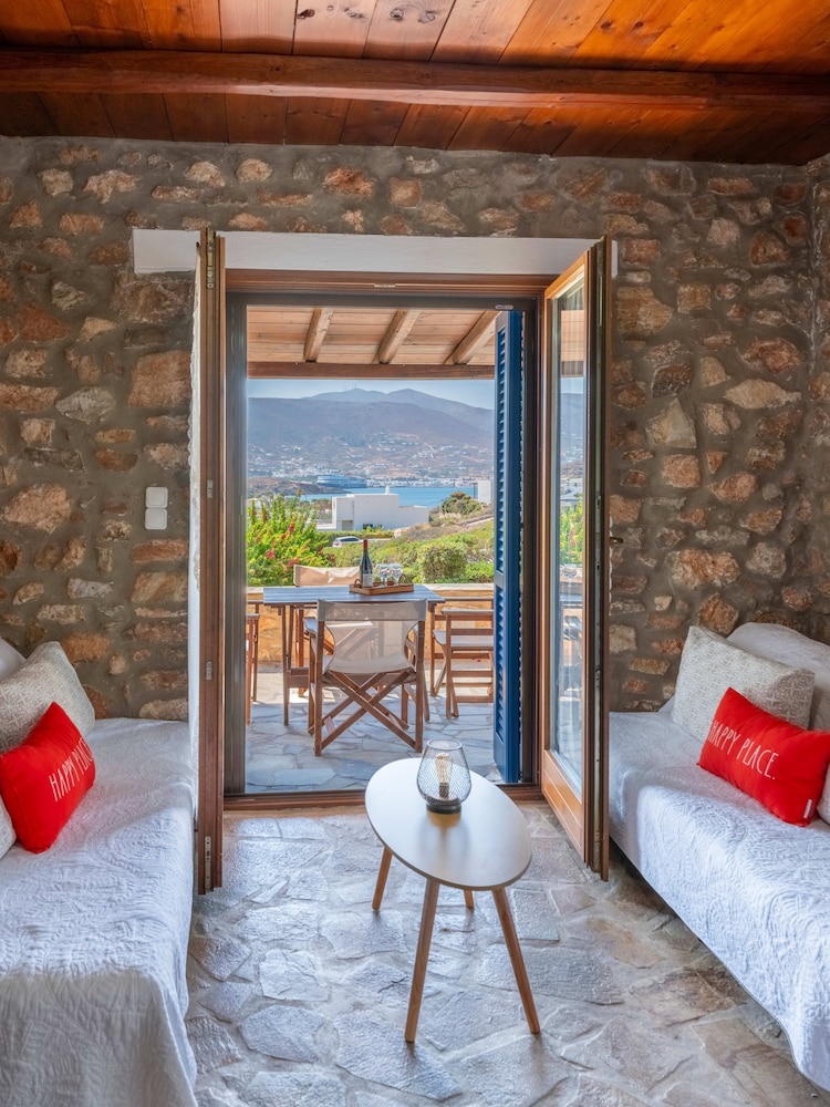 Elena s Traditional Dreamhouse