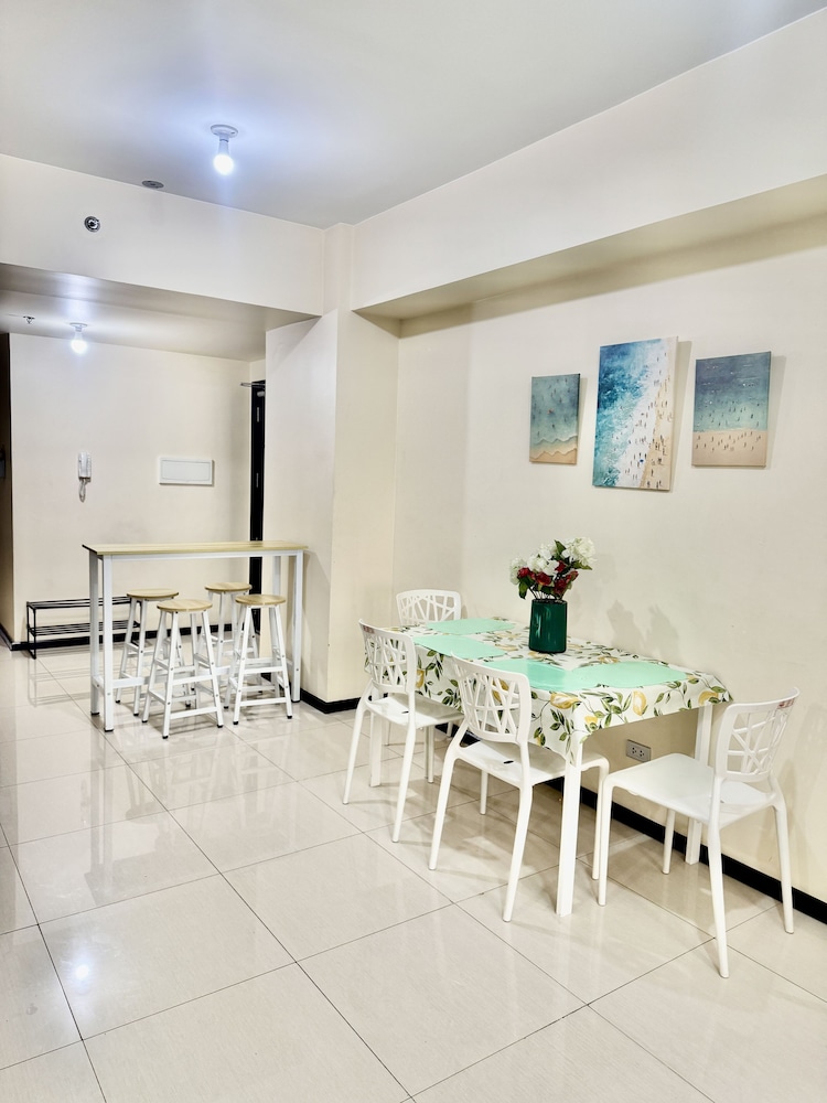 Radiance Manila bay 2 br & 3 bath