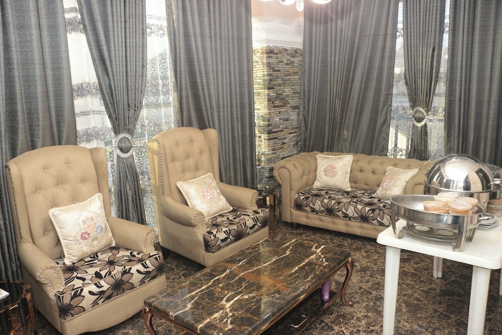 Plot 400 Luxury Apartments
