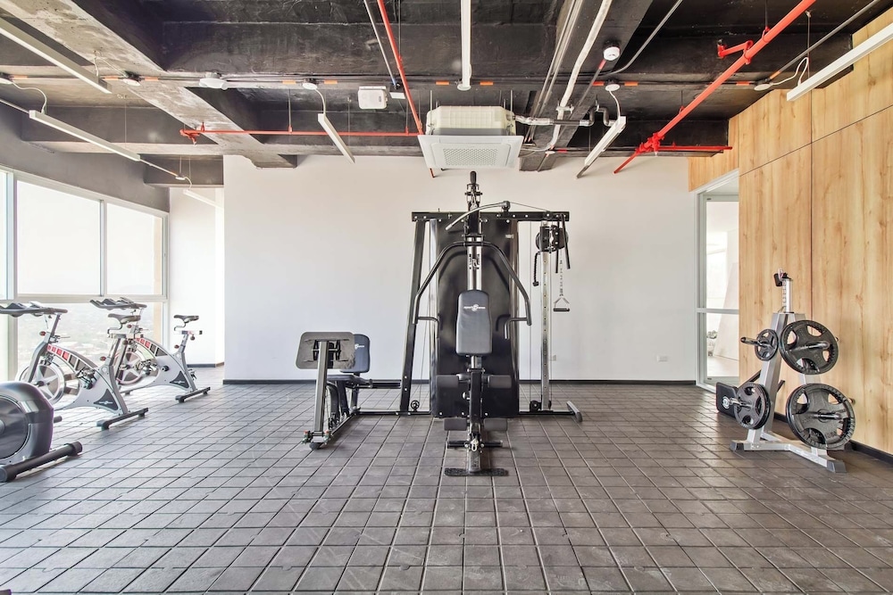 Salguero Suites By HostPro