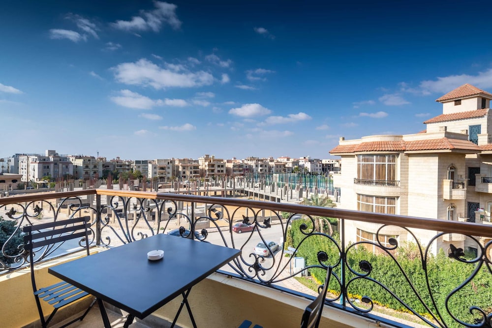 Xuru Stays I The Sleek & Ritzy 2 BDR 15 min From CAI Airpt