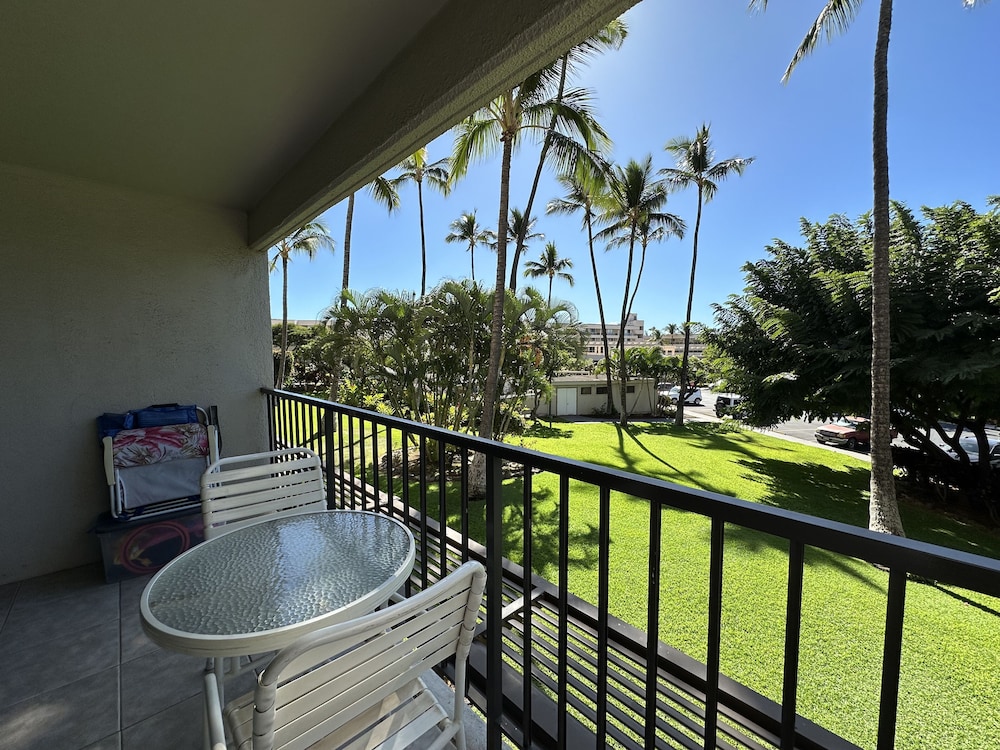 Kihei Akahi D-105 by Maui Rental Group