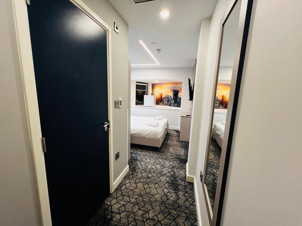 Ilford Vacations - Ilford Grand Hotel - Property Image 12