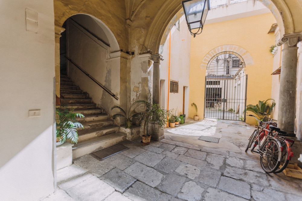 Real Umberto Apartments by WonderfuI Italy